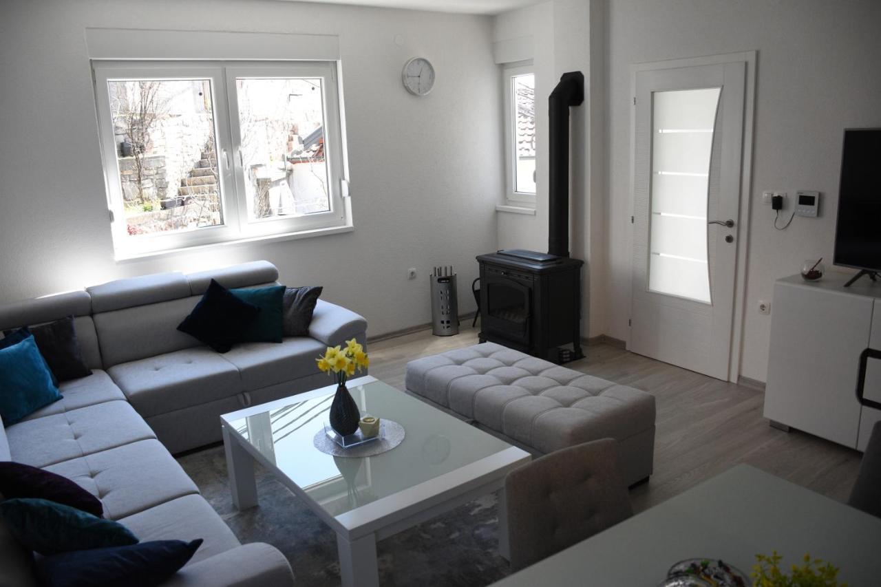 מוסטר The White Apartment מראה חיצוני תמונה