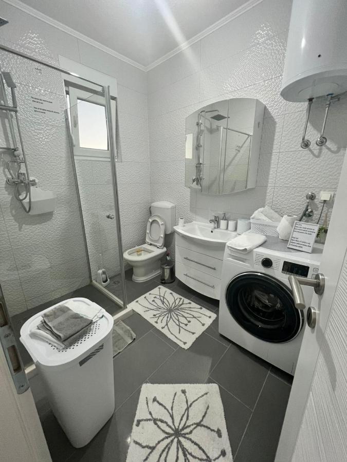 מוסטר The White Apartment מראה חיצוני תמונה